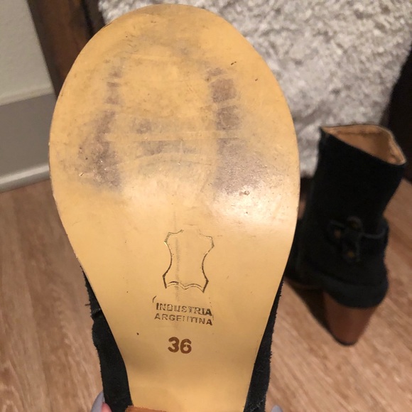 Argentinian Leather Ankle Boots - Picture 5 of 6